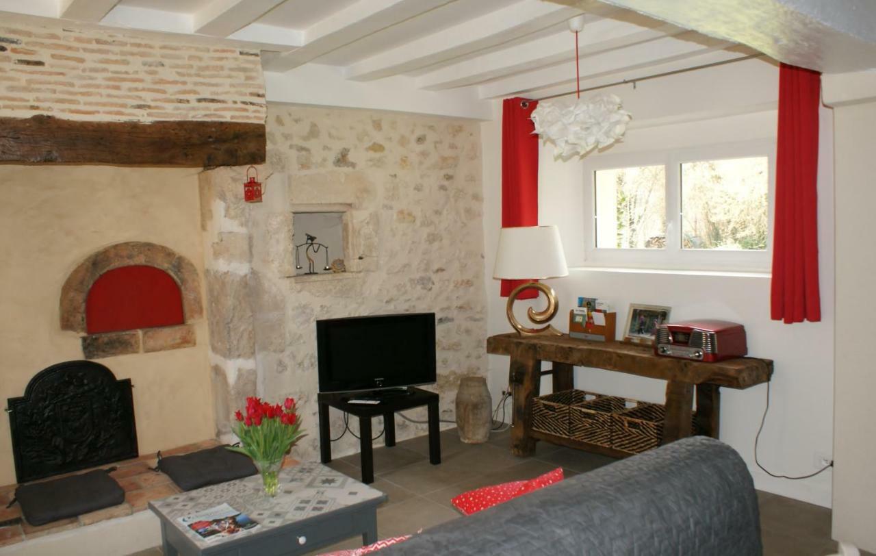 La Chaine Saint-Jean-du-Bois 外观 照片